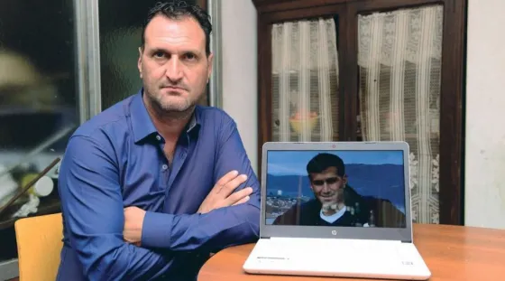 Familiares de un tripulante del Ara San Juan denunciaron al ministro Aguad