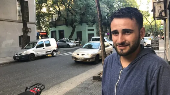 El joven de los sandwiches duplicó sus ventas luego del incidente