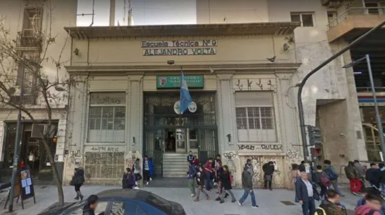 Conmoción: Apuñaló a su compañerito por “meterse con su chica”