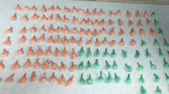 Detuvieron a tres jóvenes con más de 100 dosis de droga         