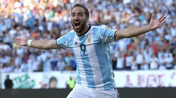 Higuaín retrucó feroces críticas a través de las redes sociales