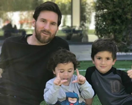 Messi mostró por primera vez a Ciro en la celebración familiar de las Pascuas. FOTOS