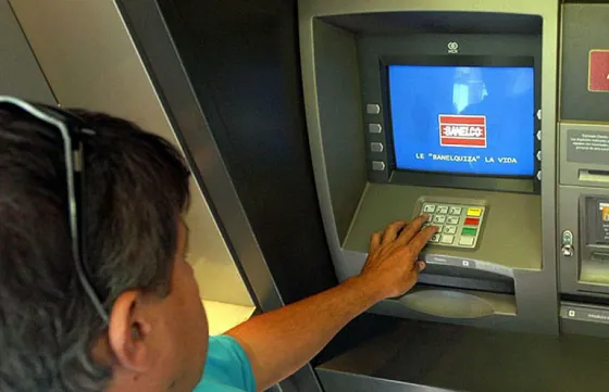 Esta semana cobran sus sueldos empleados de la Administración pública provincial