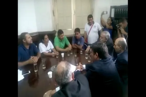 Ingenio San Isidro: Tensa reunión entre trabajadores y diputados provinciales. VIDEO