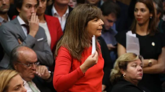 Escándalo: Cerruti recibió un “papelito” de Caputo