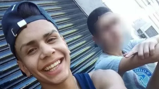 Lo asesinaron y un día después se burlaron de el en las redes sociales