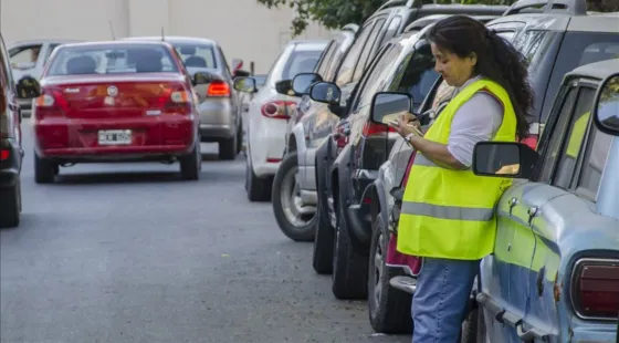 A partir de hoy el estacionamiento medido cuesta $10 la hora