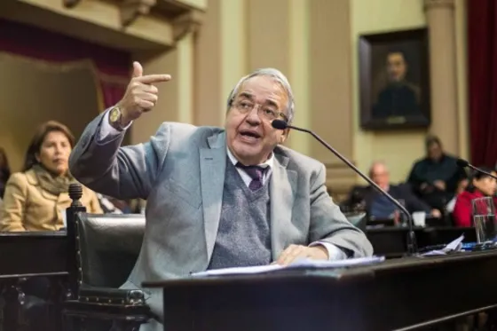 "Cuando Romero y Sáenz se pongan de acuerdo, discutimos la reforma constitucional"