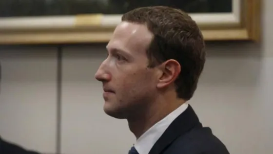 Facebook: Zuckerberg da explicaciones por el escándalo de la fuga de datos