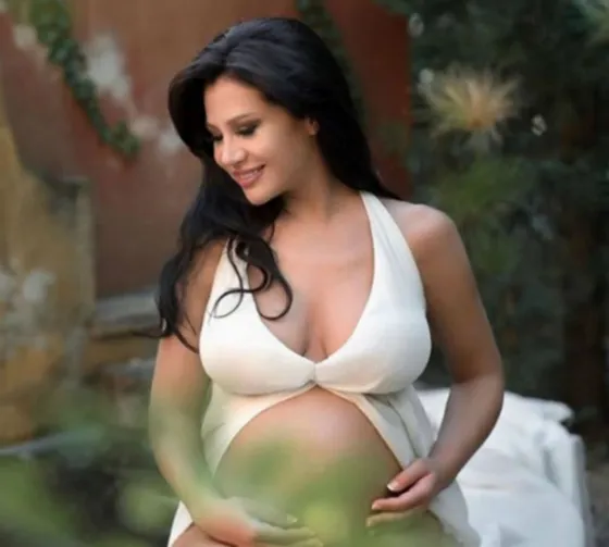 El desnudo de Adabel a punto de ser mamá. FOTO