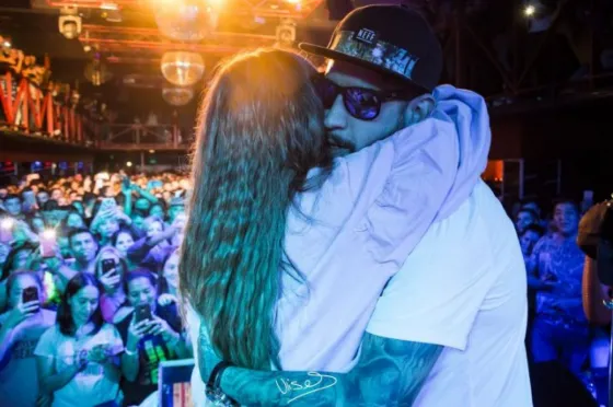 Jimena Barón sorprendió a todos en un show de Ulises Bueno (VIDEO)