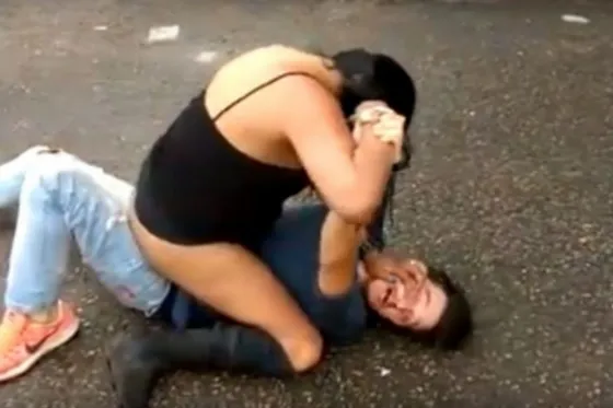 Travesti se agarró a las trompadas con un cliente porque no le pagó