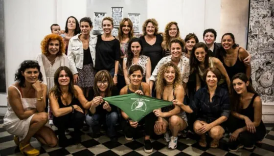 Actrices se movilizaron afuera de Diputados