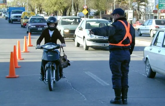 225 efectivos de la policía vial controlan la ciudad