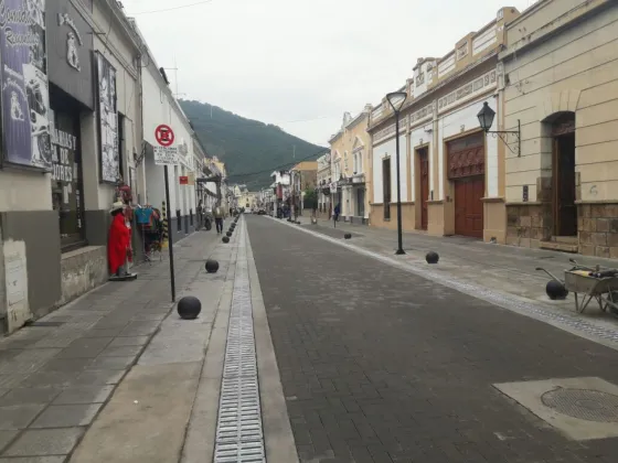 ¡Tremendo! Escandalosa pelea en la calle entre un concejal y un diputado