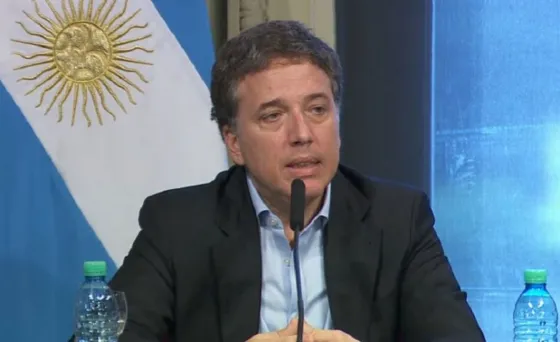 Escándalo: Dujovne acusado de utilizar fondos públicos para comprar golosinas