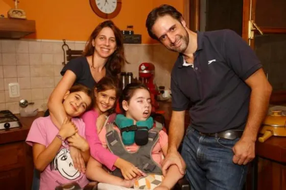 Una familia platense, la primera en recibir aceite de cannabis a través de obra social