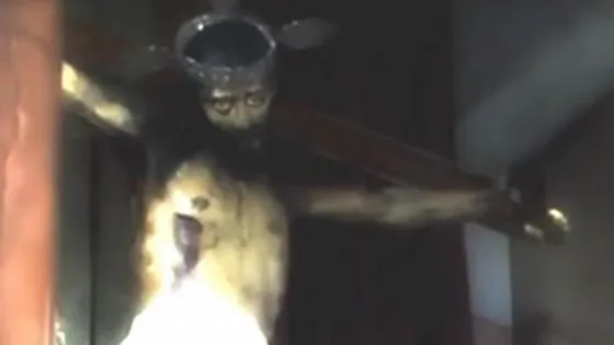 Conmoción: Una imagen de Jesús crucificado abre los ojos (VIDEO)
