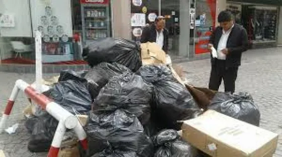 12 comercios fueron multados por sacar la basura