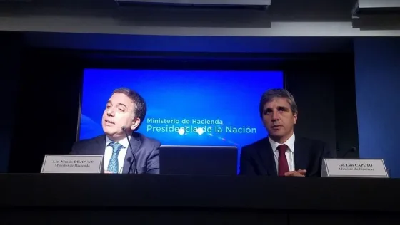 Dujovne anunció que el Gobierno “se ajustará un poco más el cinturón”