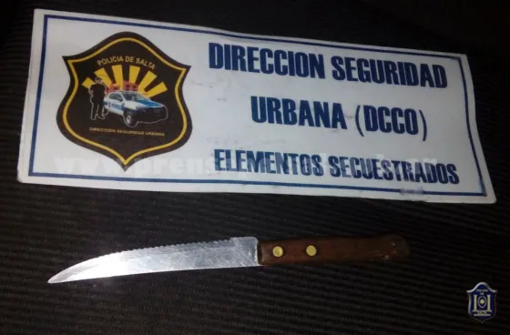 Detenidos por robarle a un taxista y amenazarlo con un cuchillo