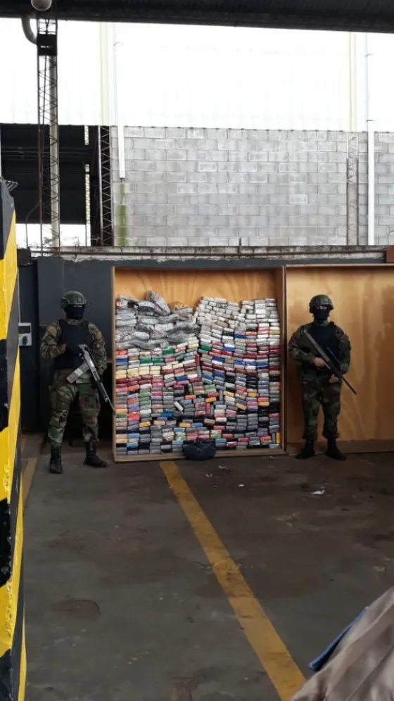 Quemaron mas de 50 toneladas de drogas (FOTOS)