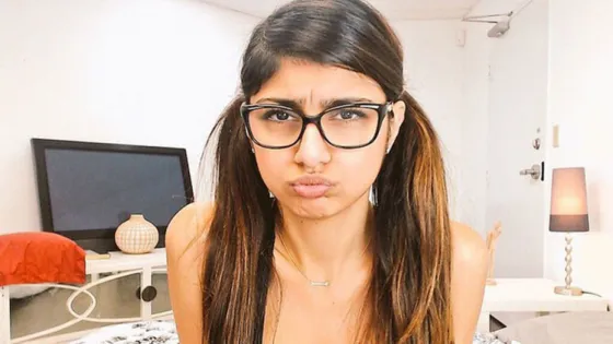 ¡UNA DIOSA! Mia Khalifa publicó una foto tomando sol