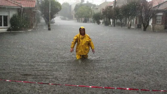 Video: un fuerte temporal golpea a Mar del Plata