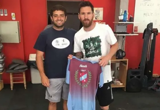 Messi apareció de sorpresa en un gimnasio de Rosario