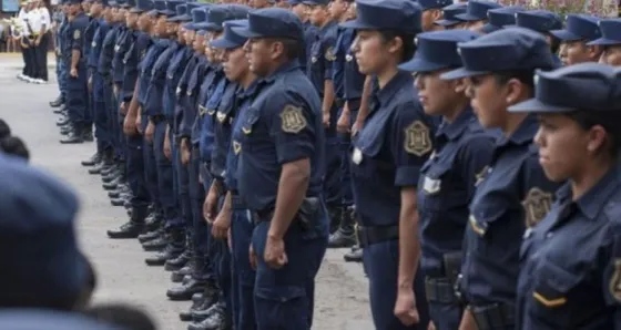 Mujer policía denunció a sus superiores y ahora teme por su vida