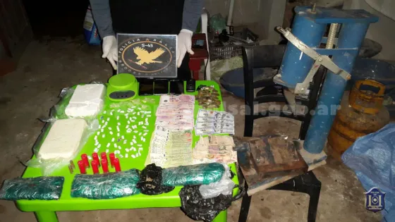 Allanaron y encontraron miles de dosis de drogas