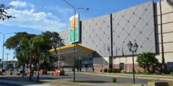 TREMENDO: Tres detenidas por robar un local de ropa