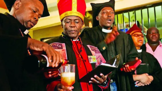 Nueva Iglesia realiza bautismos con cerveza y celebra con whisky ¿Dejarías tu religión por ésta?