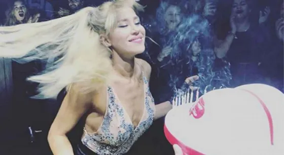 Fiestón: Con una réplica de su cola, Jimena Barón festejó su cumpleaños