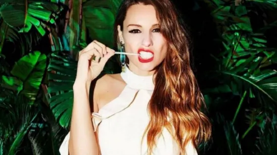 Pampita y una sesión de fotos súper sensuales