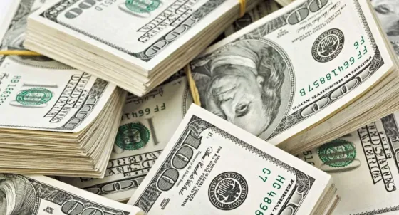 El dólar subió y se acerca a su máximo histórico