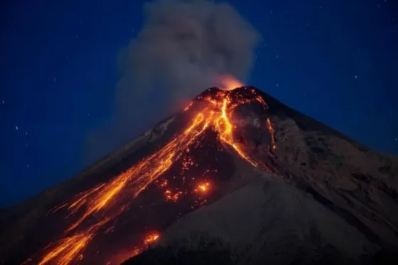 Guatemala: 25 fallecidos y miles de evacuados por la explosión de un volcán (VIDEO)