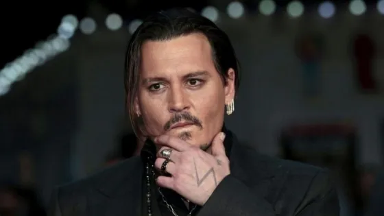 Pelado, con ojeras y muy delgado: Así sorprendieron a Johnny Depp (FOTOS)