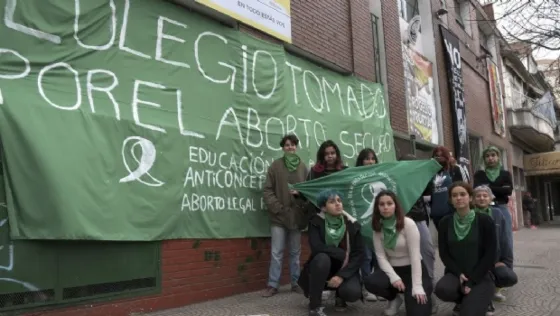 Tomaron 11 colegios para pedir por la legalidad del aborto