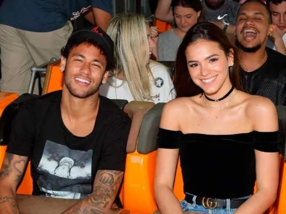 ¿Será? Aseguran que prohibieron a la novia de Neymar viajar al Mundial