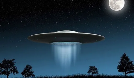 Una maestra fotografió un Ovni en La Poma. Mirá la impactante foto