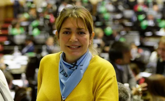 Diputada comparó el aborto con "perritos". VIDEO