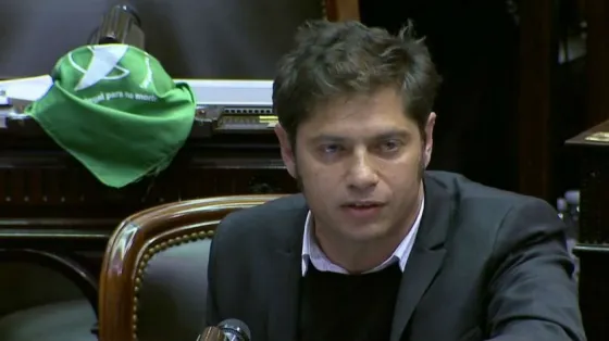 Axel Kicillof agradeció a las mujeres y criticó a Mauricio Macri