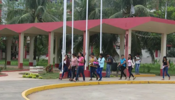 Polémica en Perú: En una Universidad prohíben el ingreso por sus vestimentas