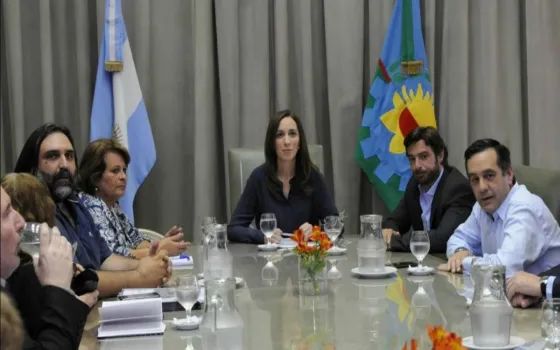 Eugenia Vidal, gobernadora de la provincia de Buenos Aires junto con referentes gremiales de docentes