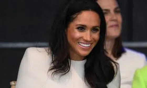 ¿Meghan Markle rompió el protocolo?. Video