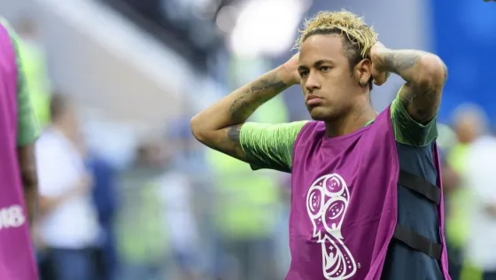 Neymar complicado: La prensa le criticó hasta el corte de pelo