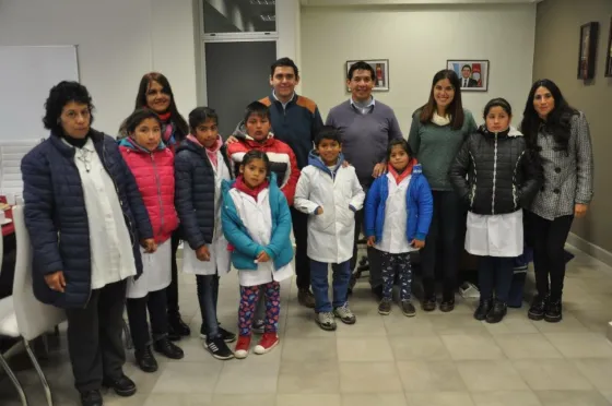 Solís aseguró que ayudará a las escuelas rurales de Ovando