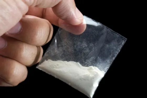 DOS PÁJAROS DE UN TIRO: Los buscaban por un siniestro vial y encontraron droga en el vehículo