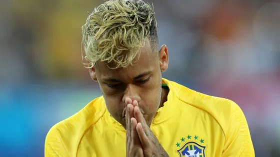 Neymar abandonó el entrenamiento con molestias y asustó a todos
